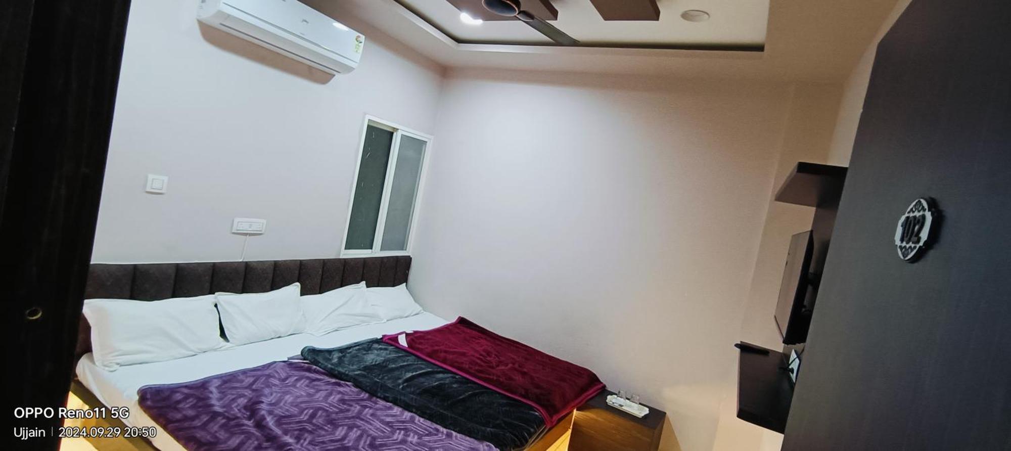 Hotel Rainbow Ujjain Eksteriør billede